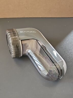Beautural Fabric Shaver in Gray and Clear